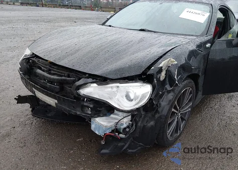 2015 Scion Fr-S z USA, uszkodzony, nr VIN JF1ZNAA15F8702109
